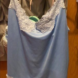 blue tanktop